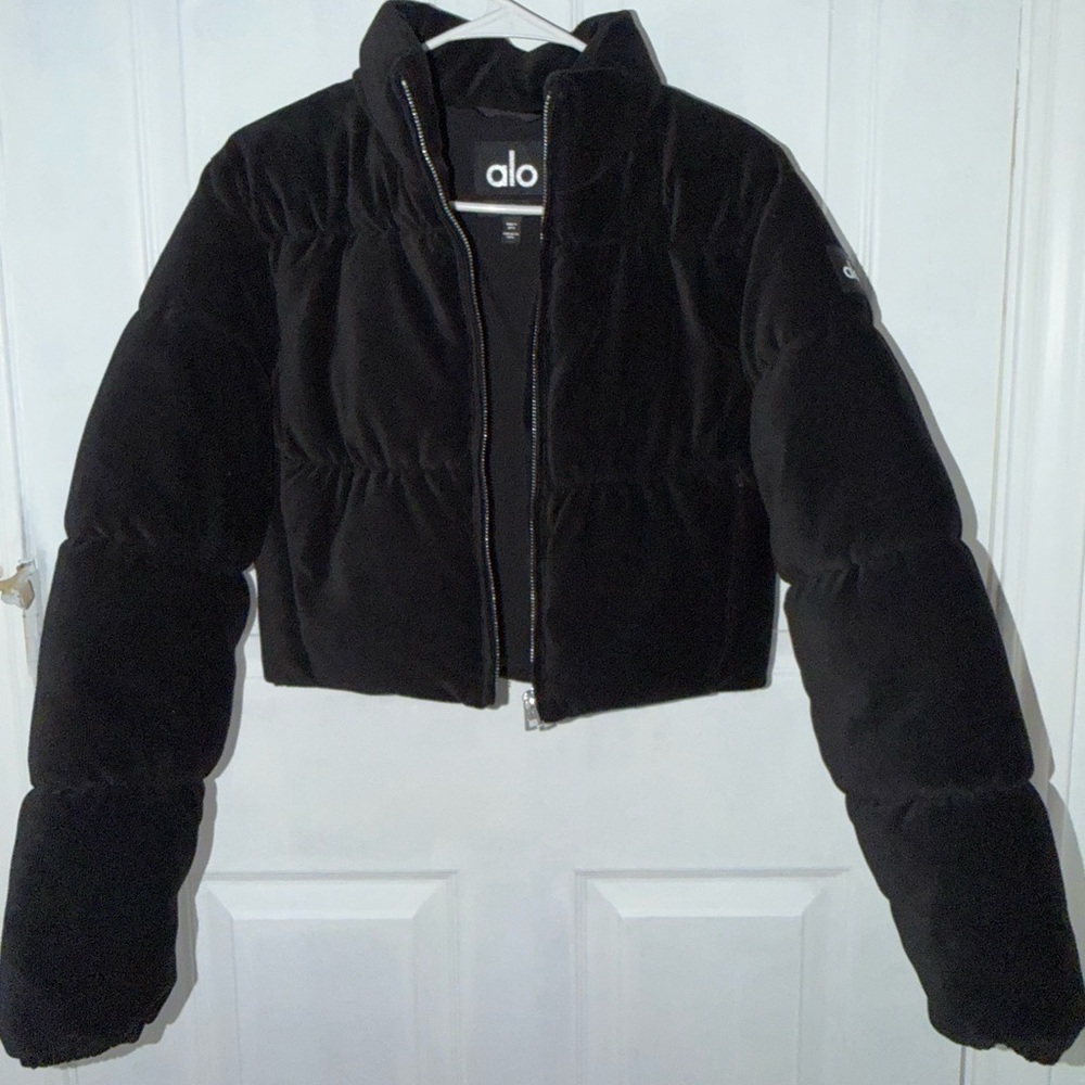 ALO Yoga Black Jacket - Picture 2 of 6